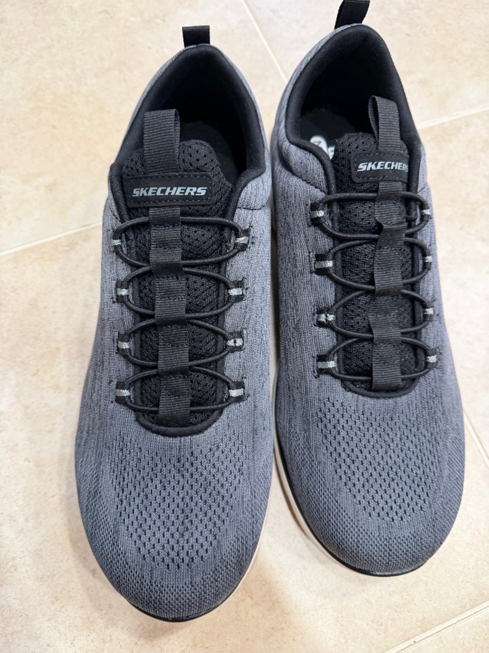 NWOT-Skechers Men's Summits Louvin Slip-On Sneaker Black/ White Size 12